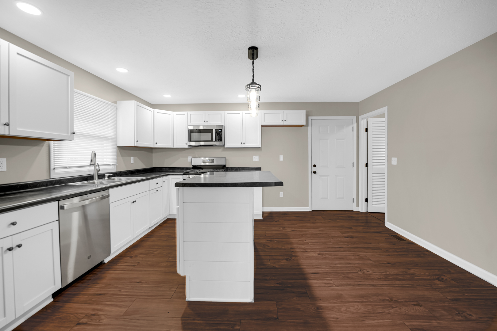 419 N WABASH Avenue, Bradley, IL 60915