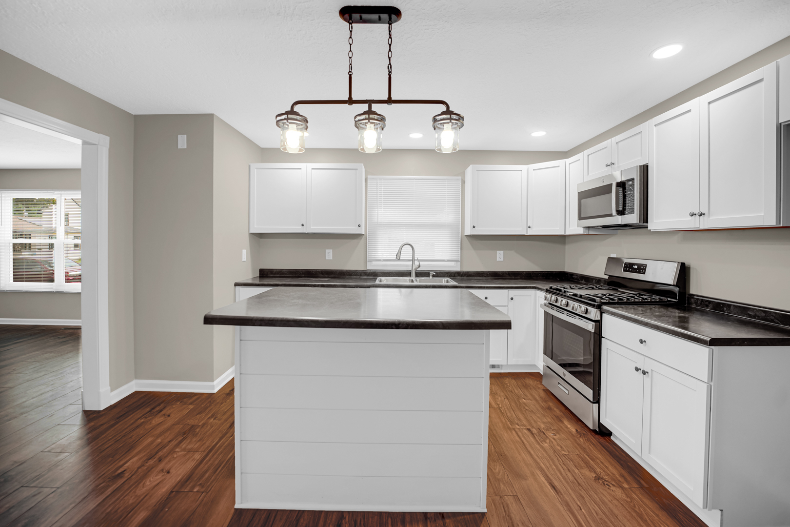 419 N WABASH Avenue, Bradley, IL 60915