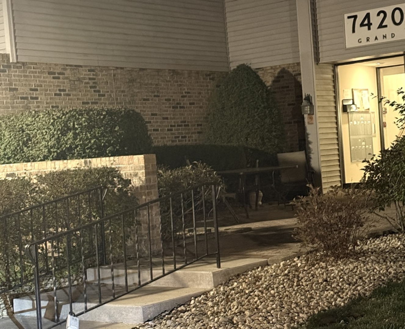 7420 Grand Avenue #102B, Downers Grove, IL 60516