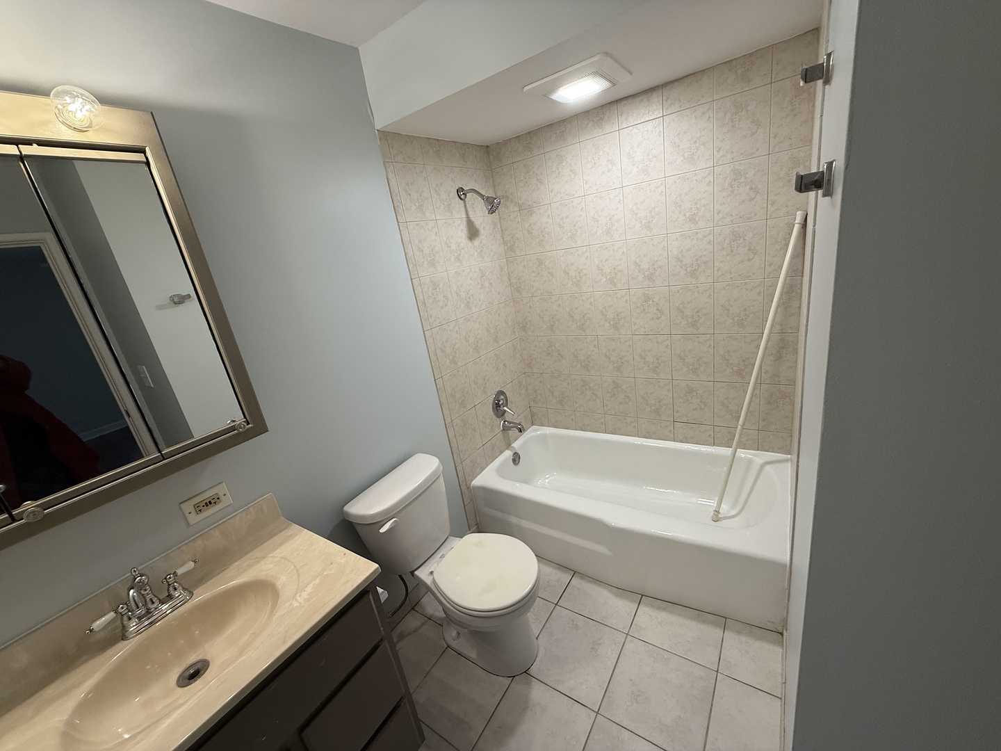 7420 Grand Avenue #102B, Downers Grove, IL 60516