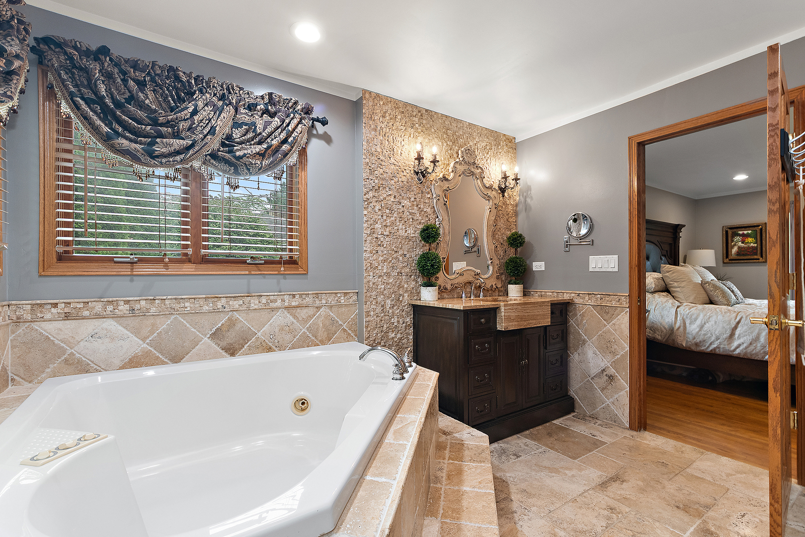 10040 W 127th Street, Palos Park, IL 60464