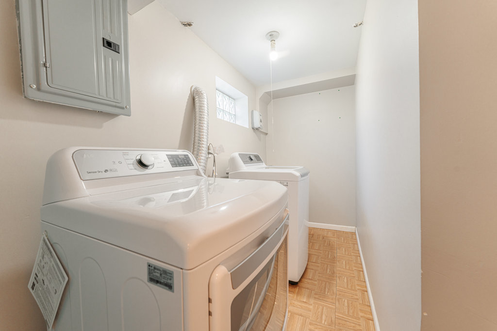 5740 W 63rd Place, Chicago, IL 60638