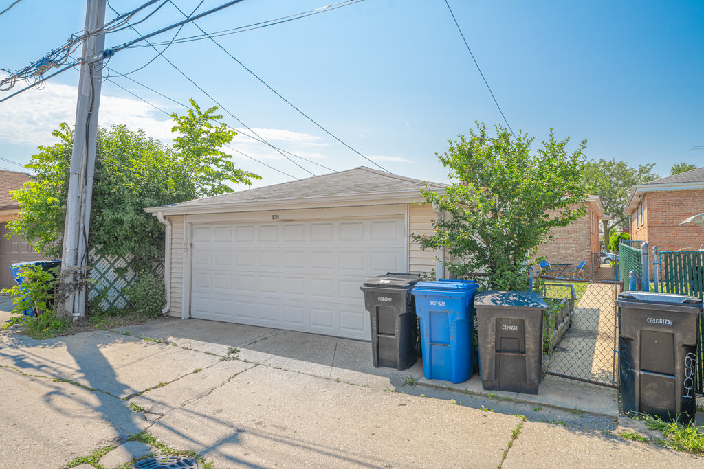 5740 W 63rd Place, Chicago, IL 60638