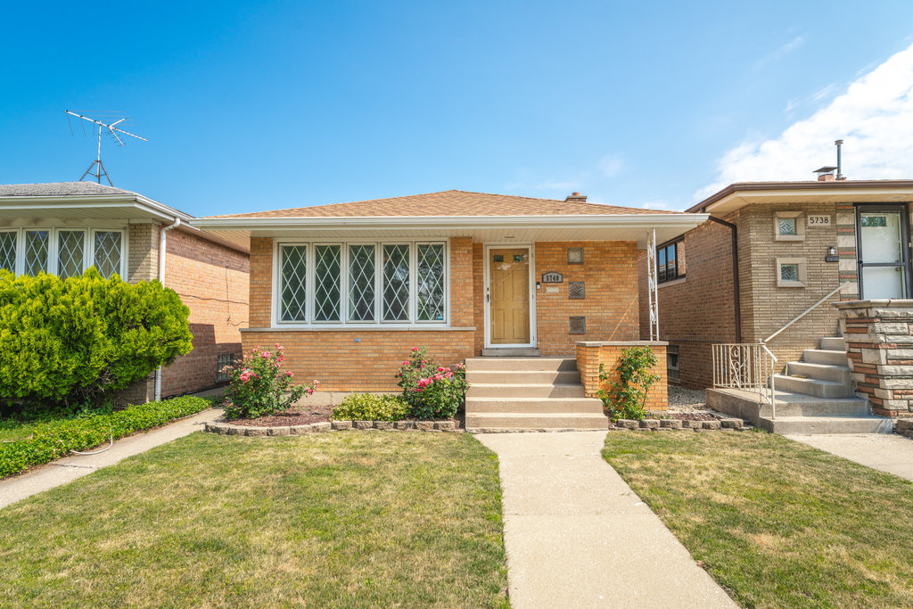 5740 W 63rd Place, Chicago, IL 60638