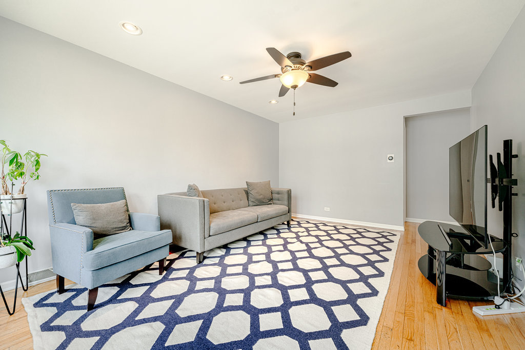 5740 W 63rd Place, Chicago, IL 60638