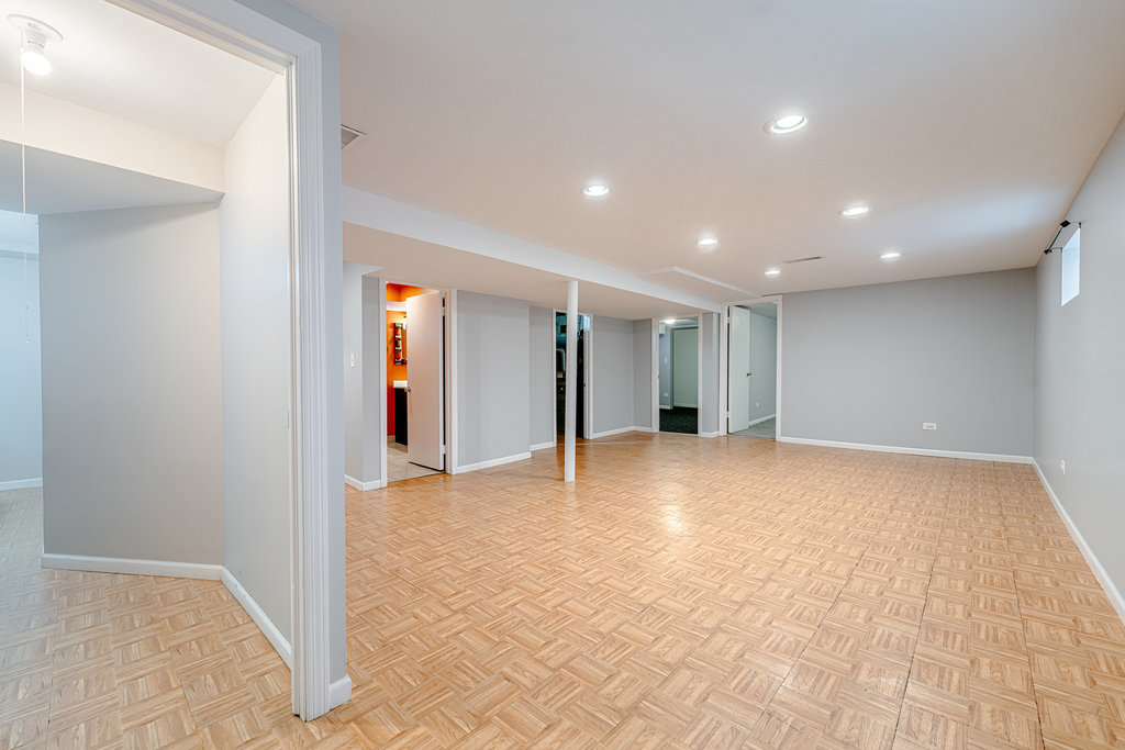 5740 W 63rd Place, Chicago, IL 60638