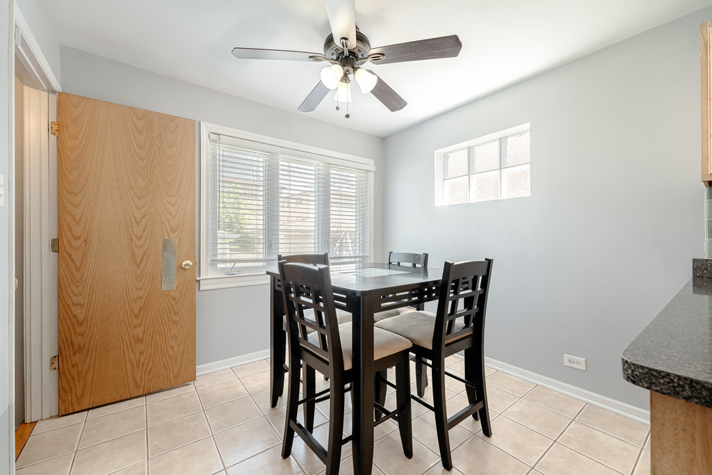 5740 W 63rd Place, Chicago, IL 60638