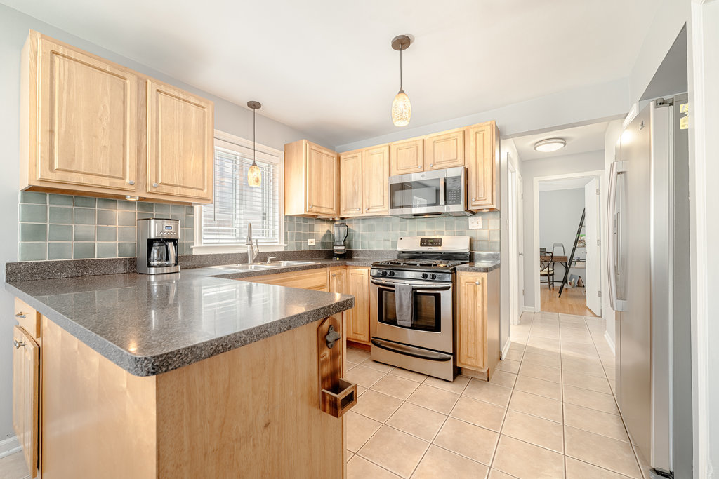 5740 W 63rd Place, Chicago, IL 60638