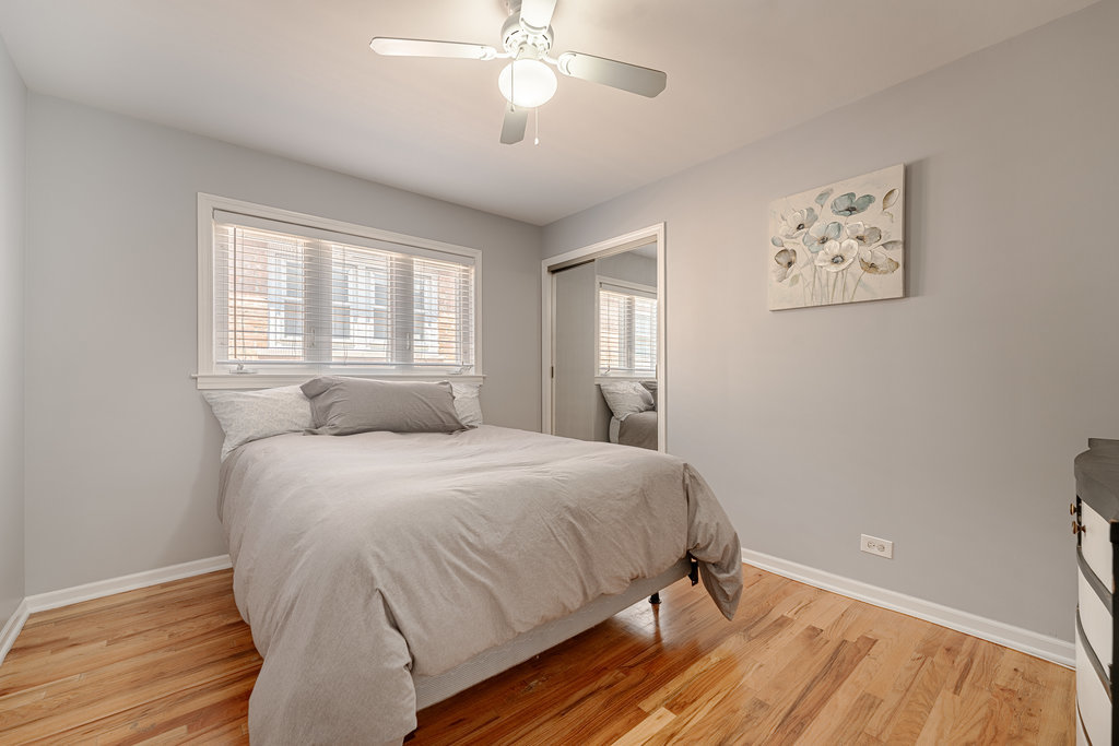 5740 W 63rd Place, Chicago, IL 60638