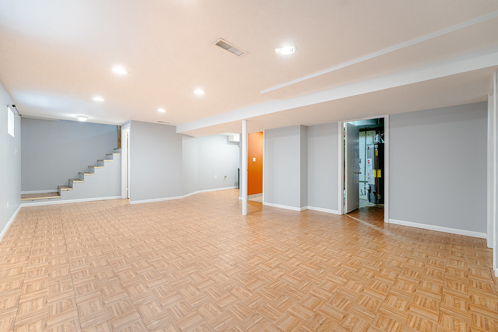 5740 W 63rd Place, Chicago, IL 60638