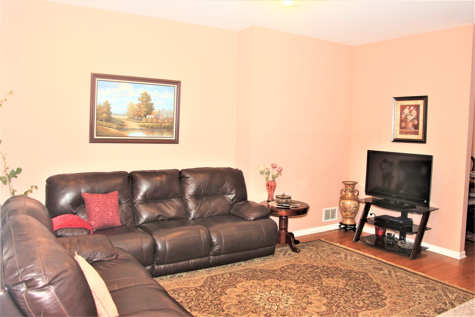 2492 Waterbury Lane, Buffalo Grove, IL 60089