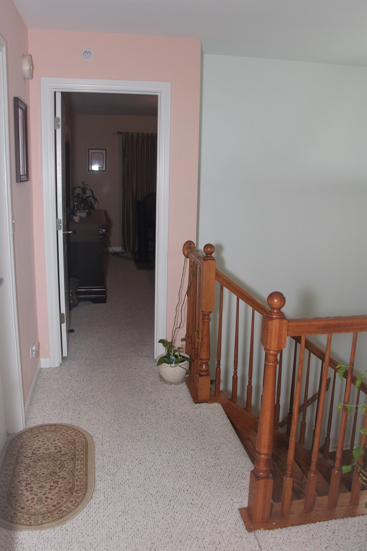 2492 Waterbury Lane, Buffalo Grove, IL 60089