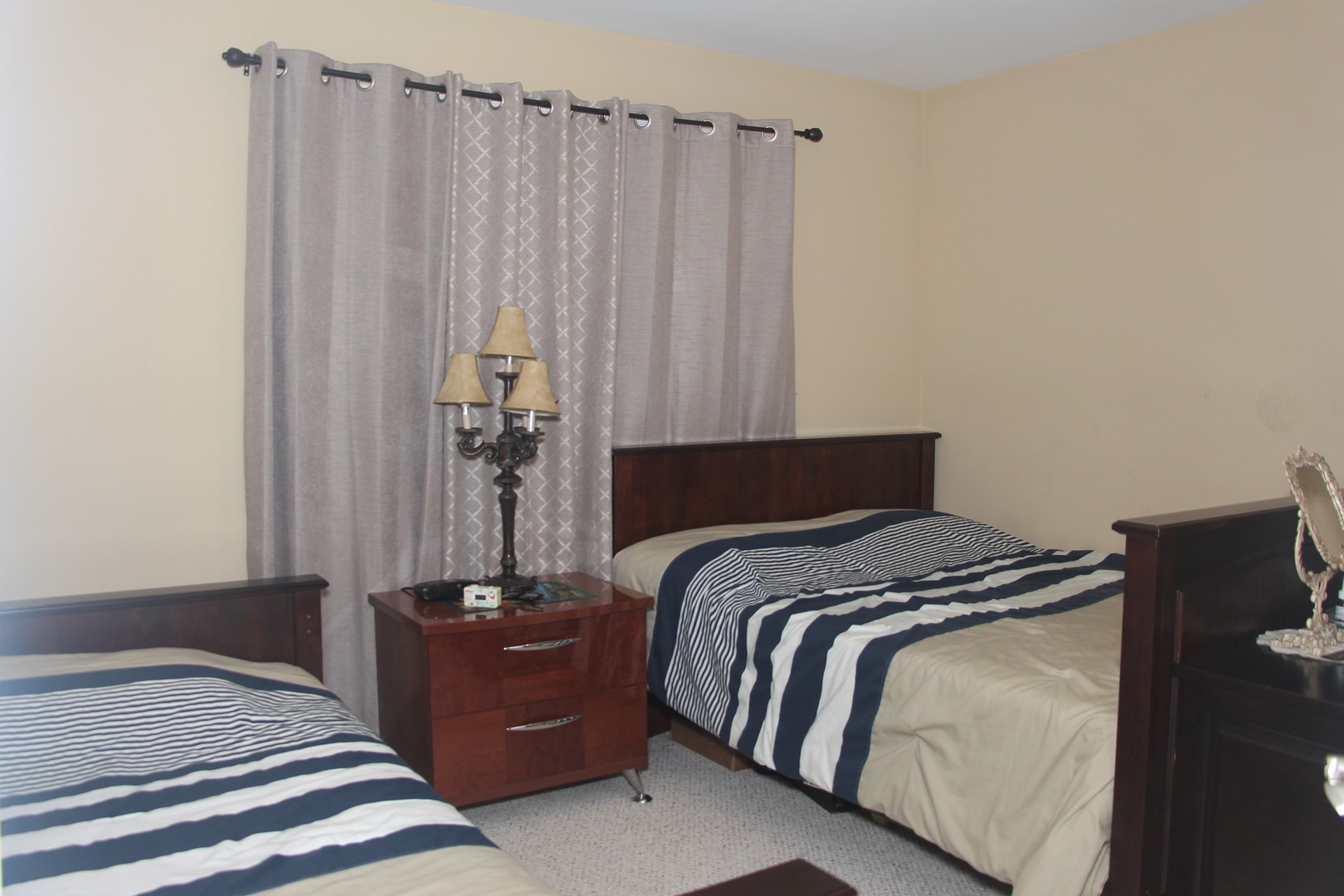 2492 Waterbury Lane, Buffalo Grove, IL 60089