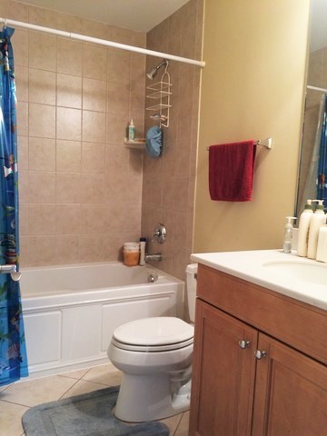 2492 Waterbury Lane, Buffalo Grove, IL 60089