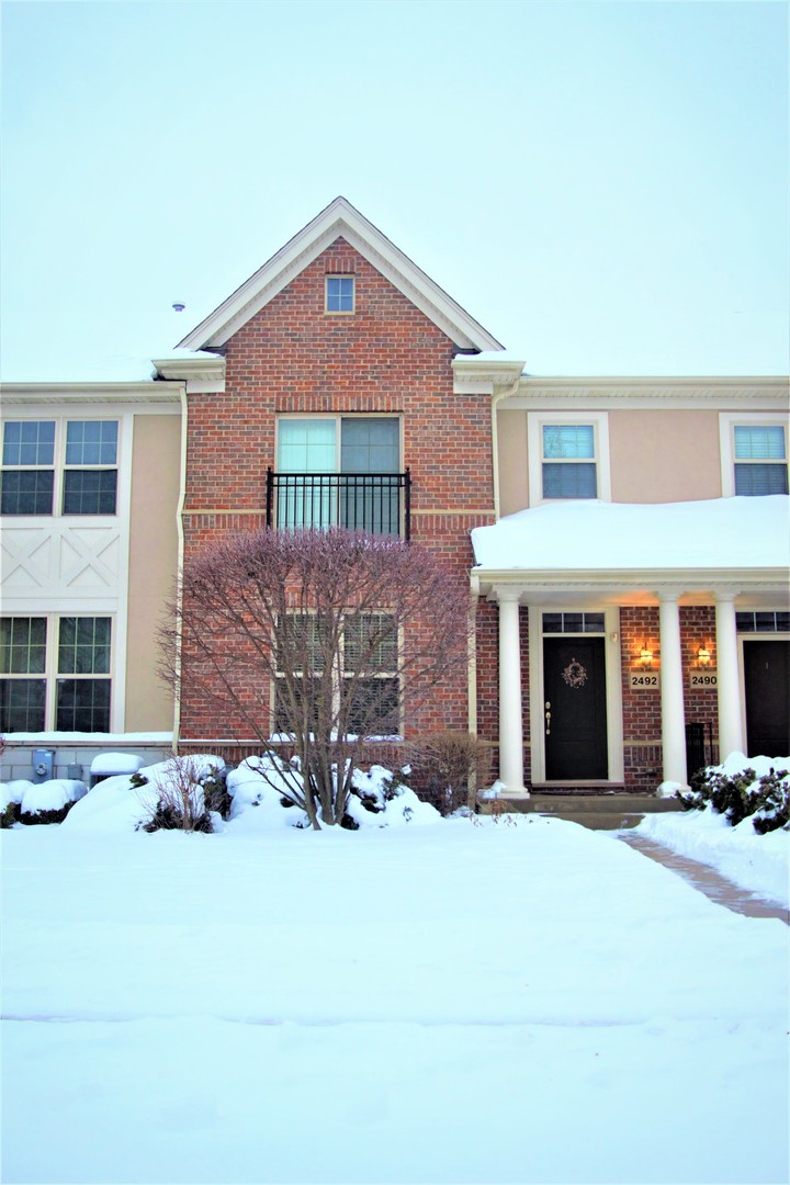 2492 Waterbury Lane, Buffalo Grove, IL 60089
