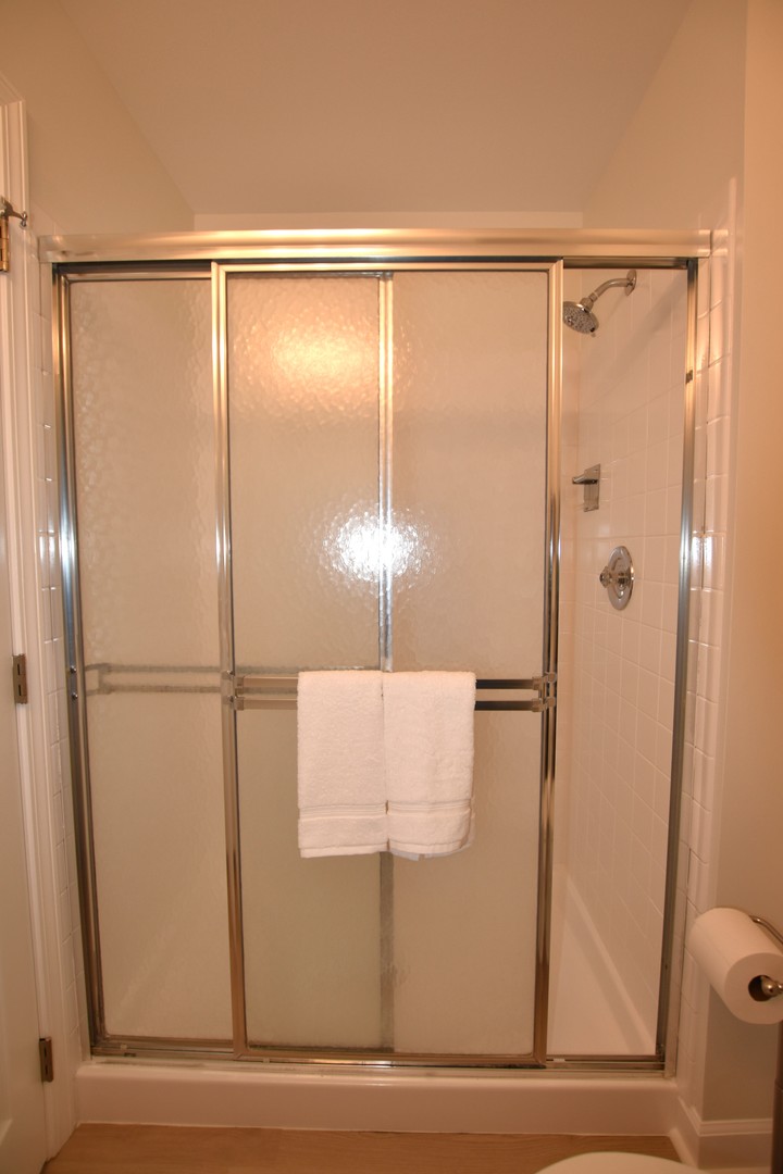 43 Glencoe Court #202B, Naperville, IL 60565