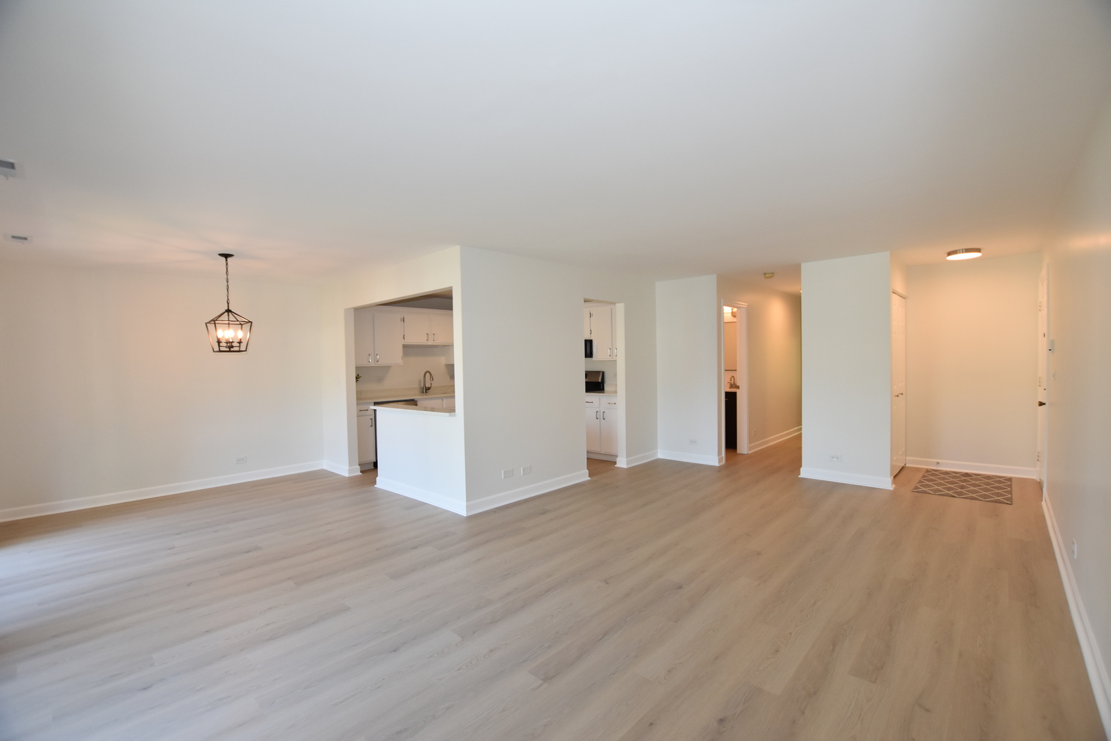 43 Glencoe Court #202B, Naperville, IL 60565