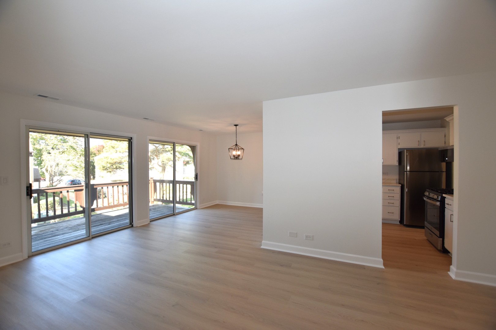 43 Glencoe Court #202B, Naperville, IL 60565