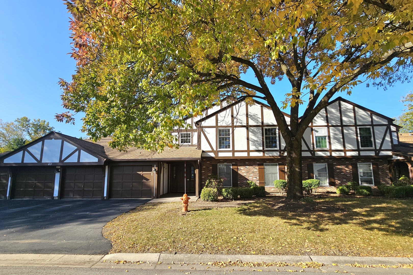 43 Glencoe Court #202B, Naperville, IL 60565
