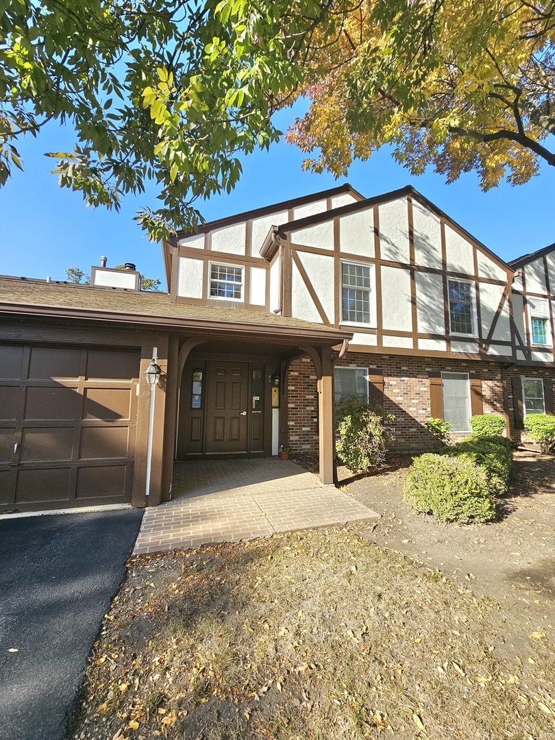 43 Glencoe Court #202B, Naperville, IL 60565