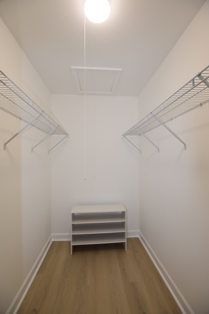 43 Glencoe Court #202B, Naperville, IL 60565