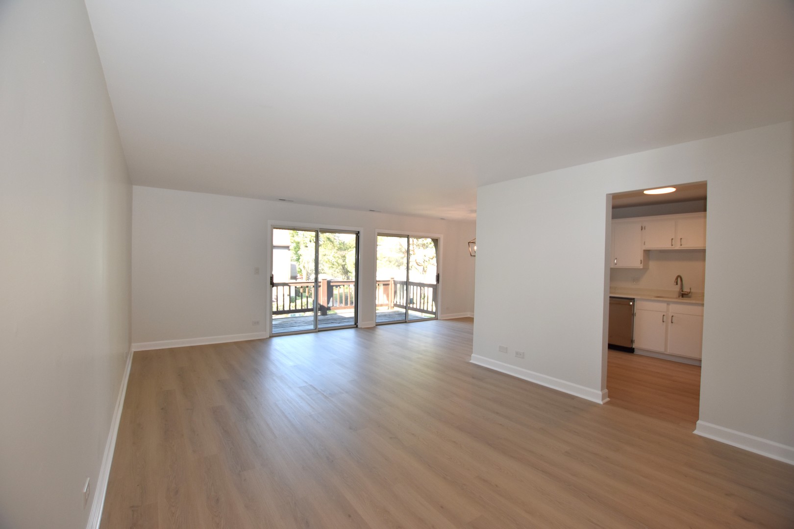 43 Glencoe Court #202B, Naperville, IL 60565