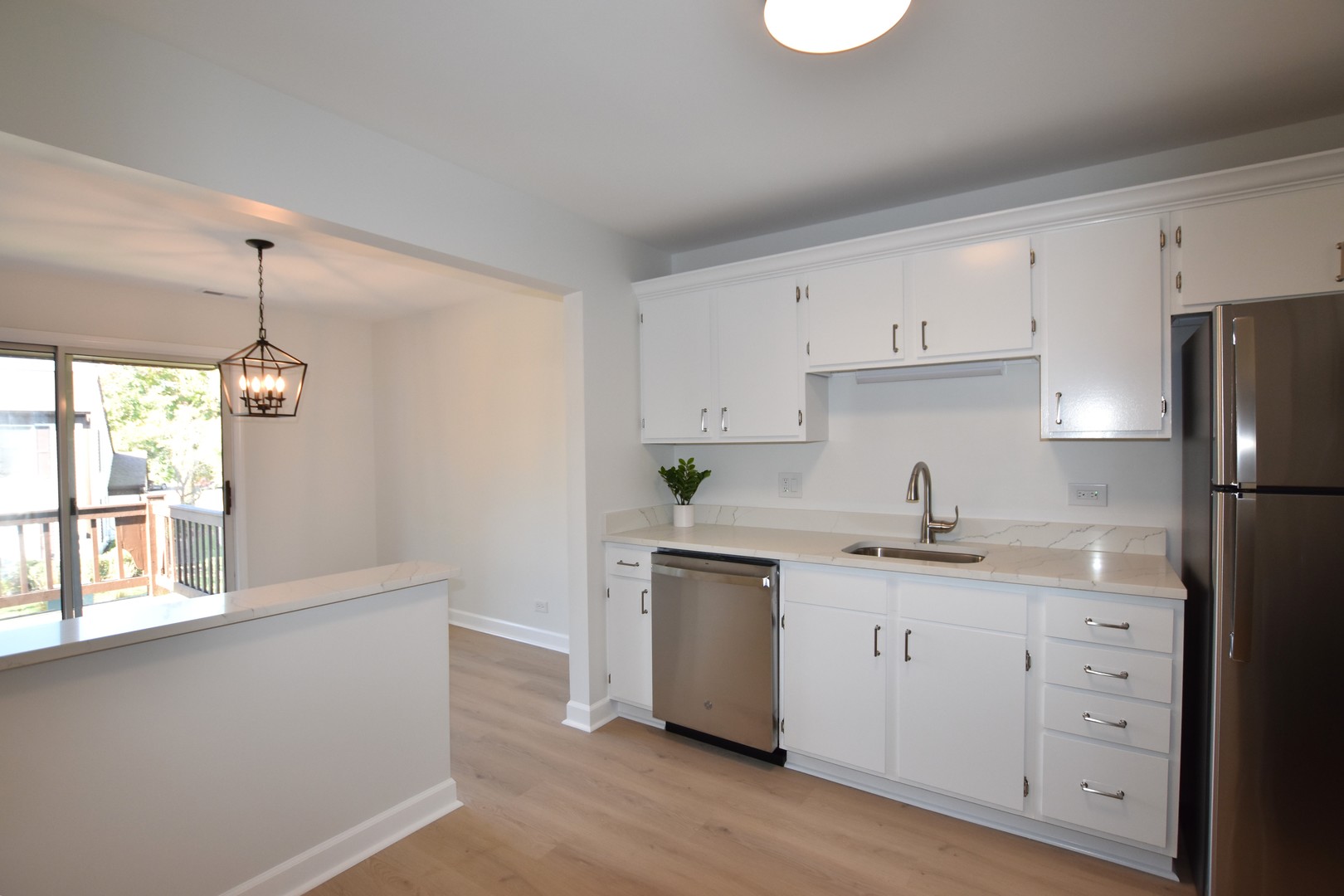 43 Glencoe Court #202B, Naperville, IL 60565