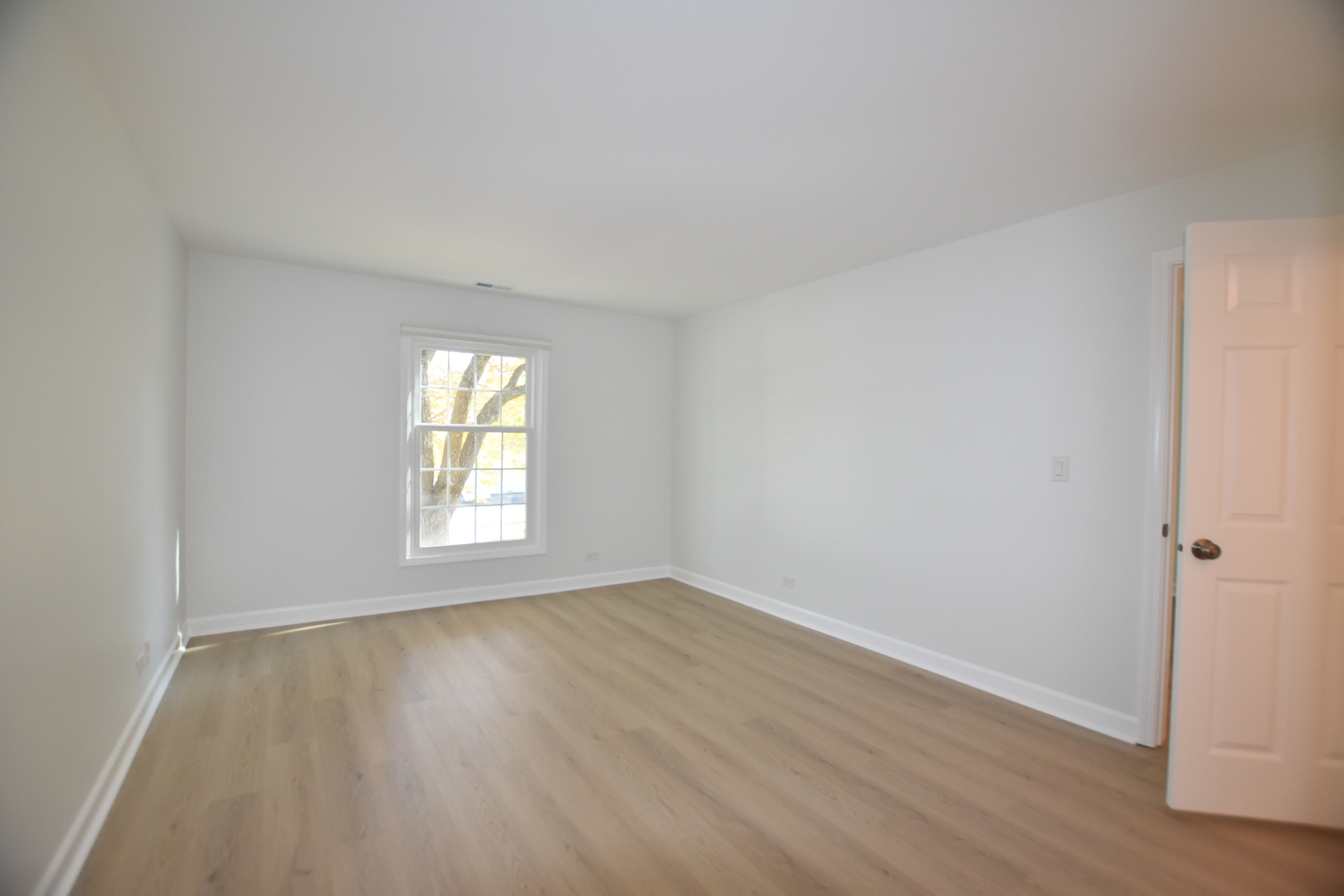 43 Glencoe Court #202B, Naperville, IL 60565