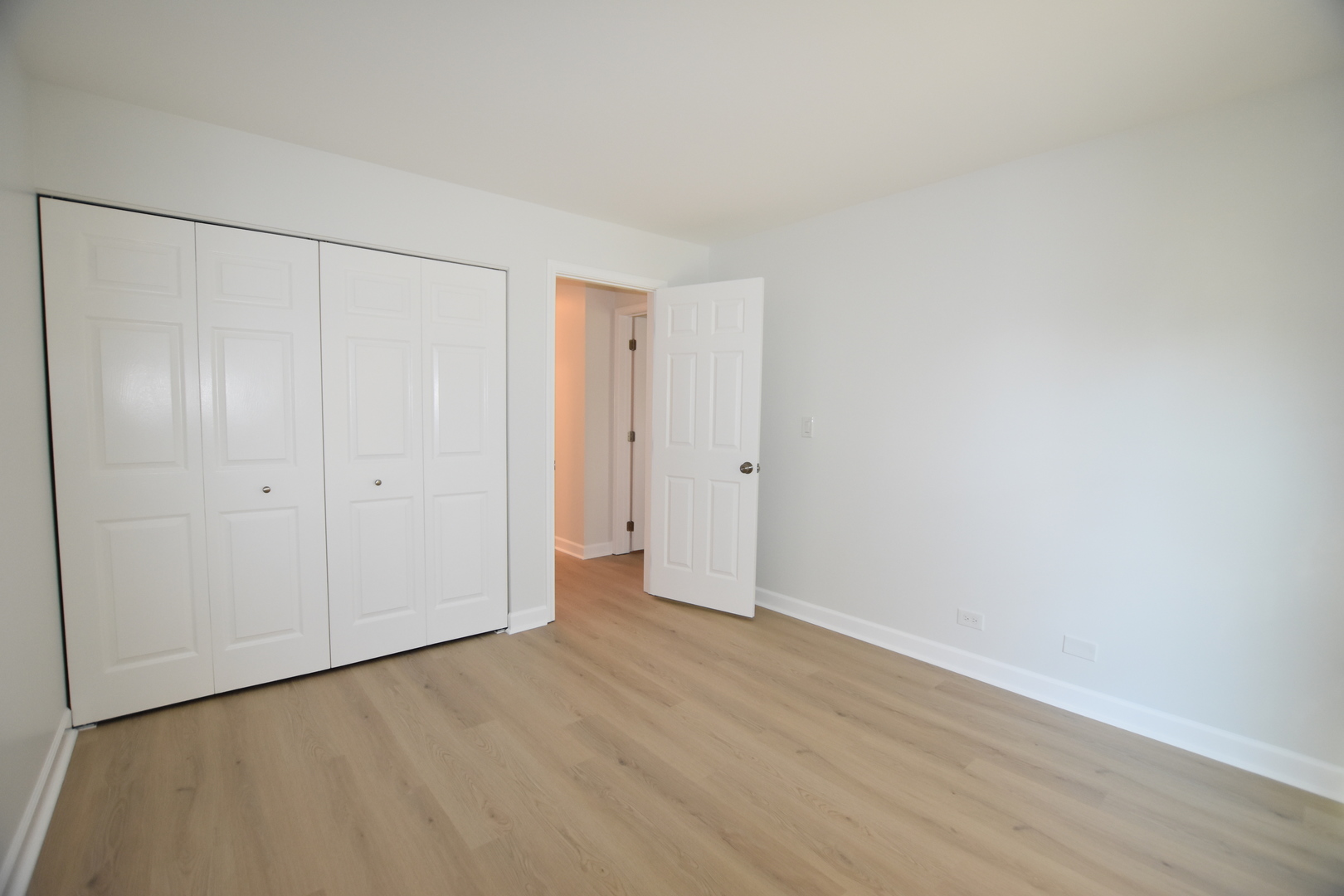 43 Glencoe Court #202B, Naperville, IL 60565