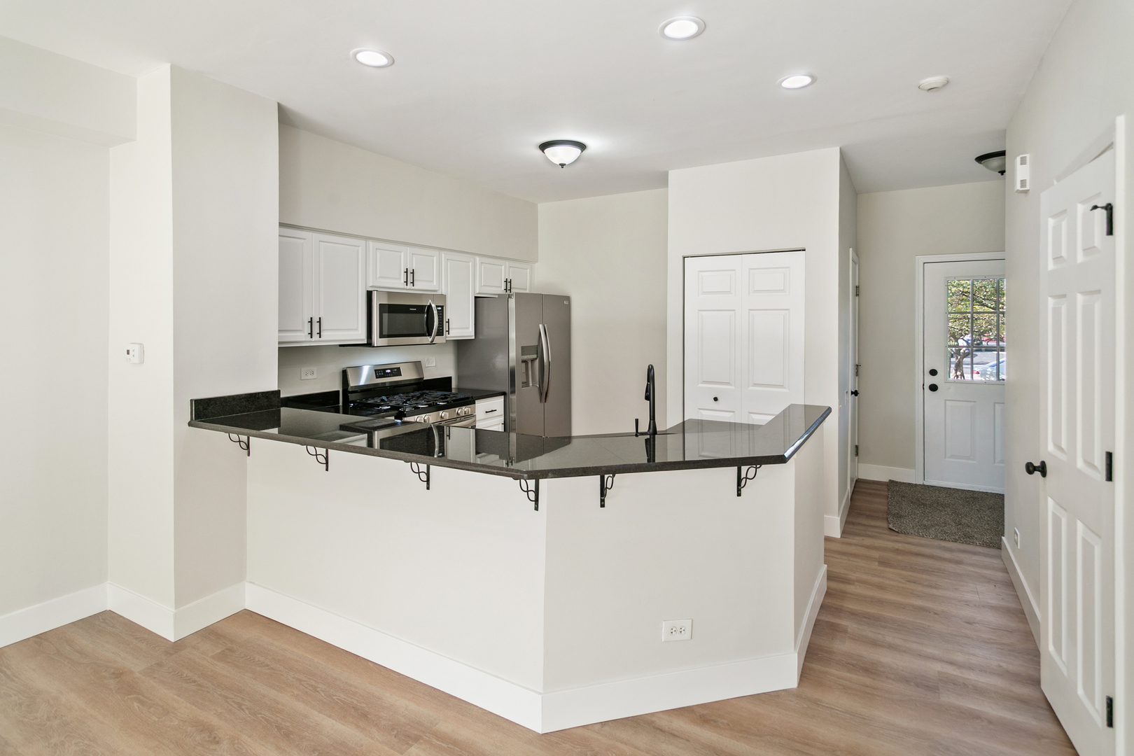 2513 Arcadia Circle, Naperville, IL 60540