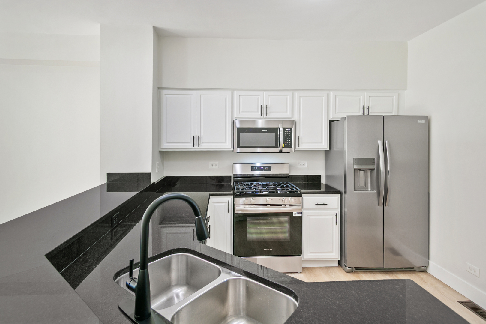 2513 Arcadia Circle, Naperville, IL 60540