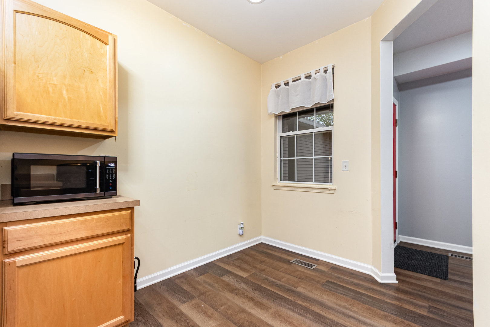 1796 S Wentworth Circle, Romeoville, IL 60446