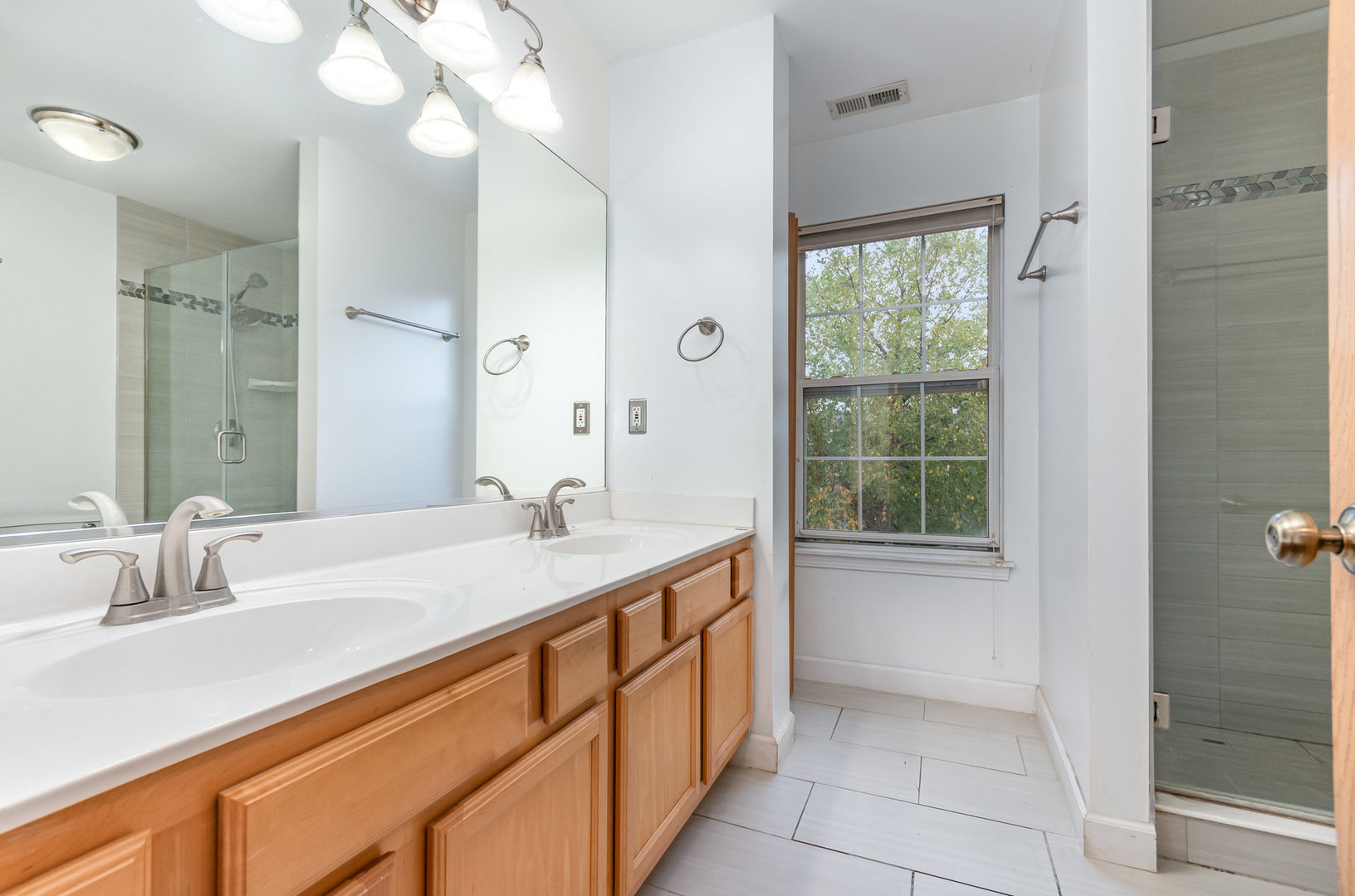 1796 S Wentworth Circle, Romeoville, IL 60446