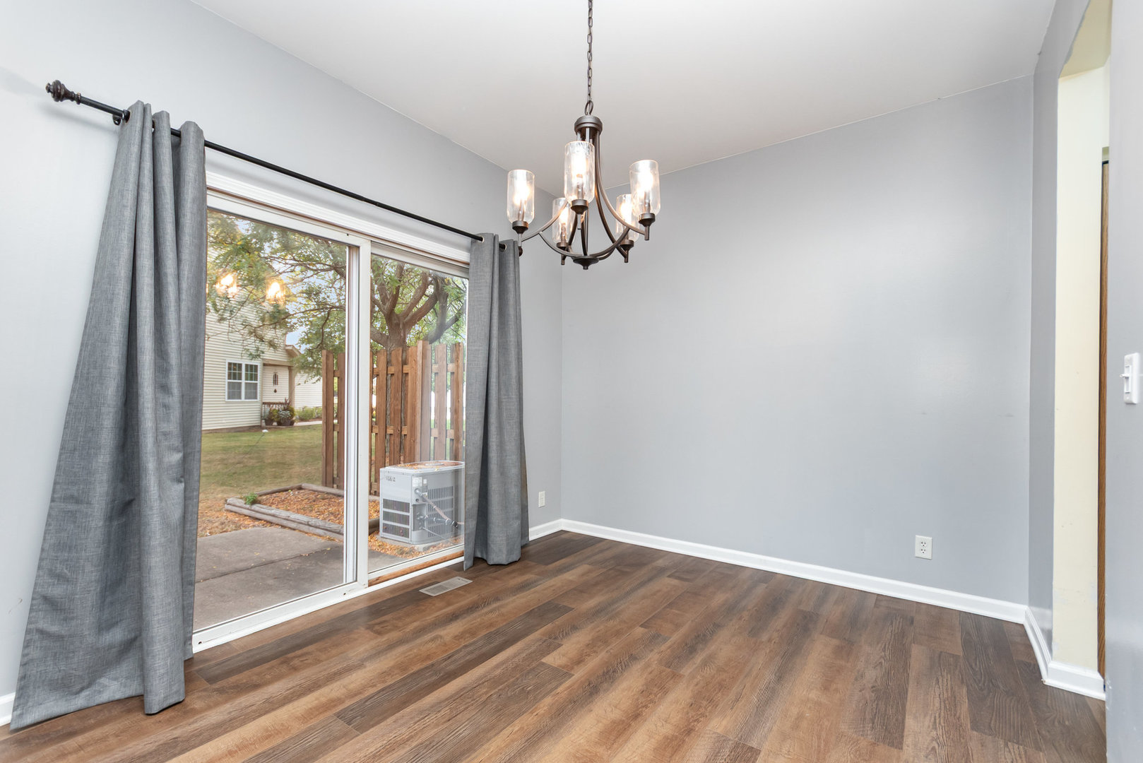 1796 S Wentworth Circle, Romeoville, IL 60446