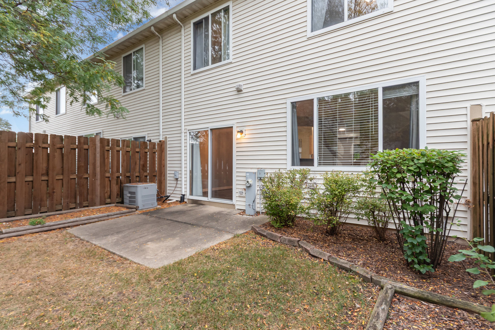 1796 S Wentworth Circle, Romeoville, IL 60446