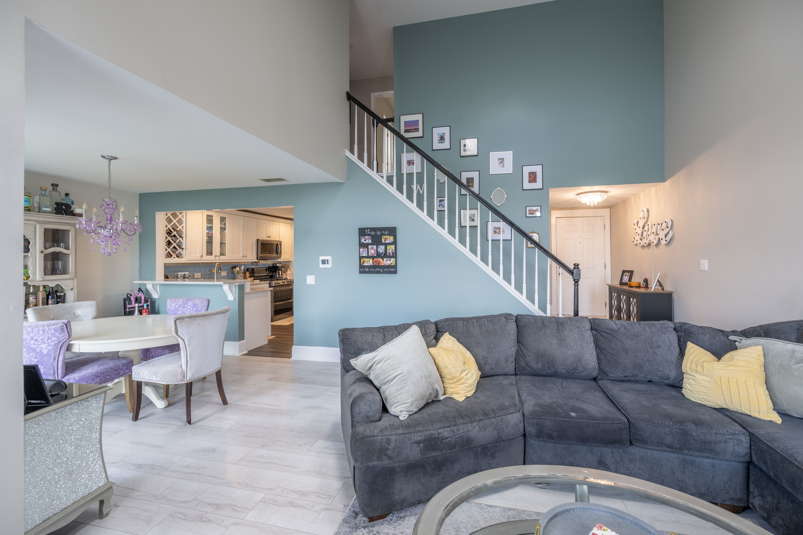 1102 Coldspring Road, Elgin, IL 60120