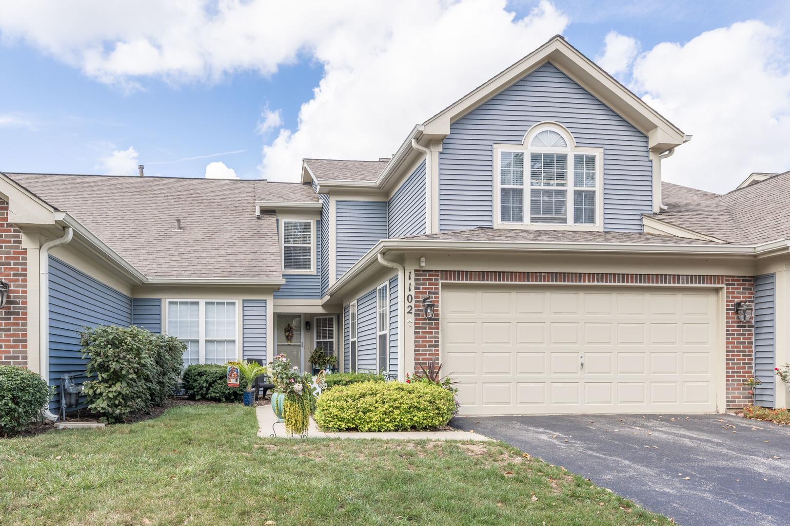 1102 Coldspring Road, Elgin, IL 60120