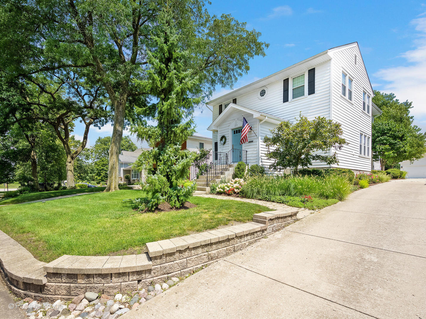 213 Walker Avenue, Clarendon Hills, IL 60514