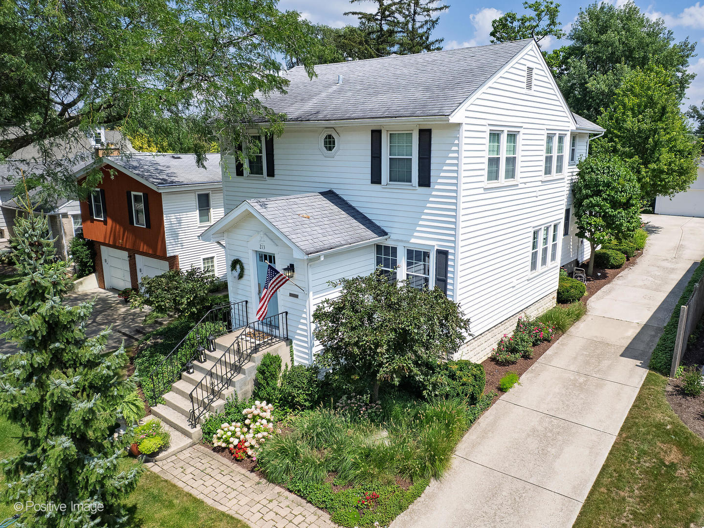 213 Walker Avenue, Clarendon Hills, IL 60514