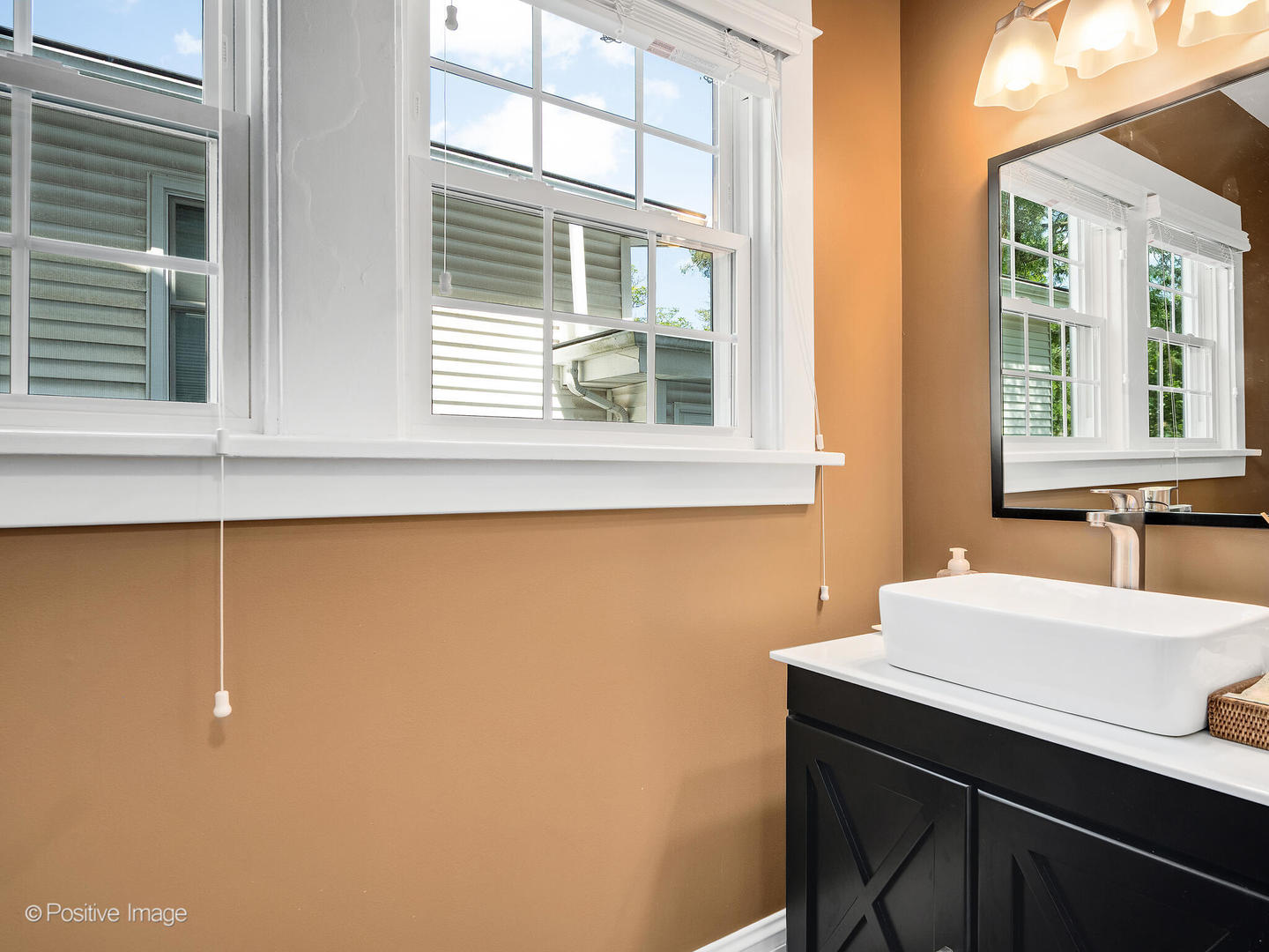 213 Walker Avenue, Clarendon Hills, IL 60514