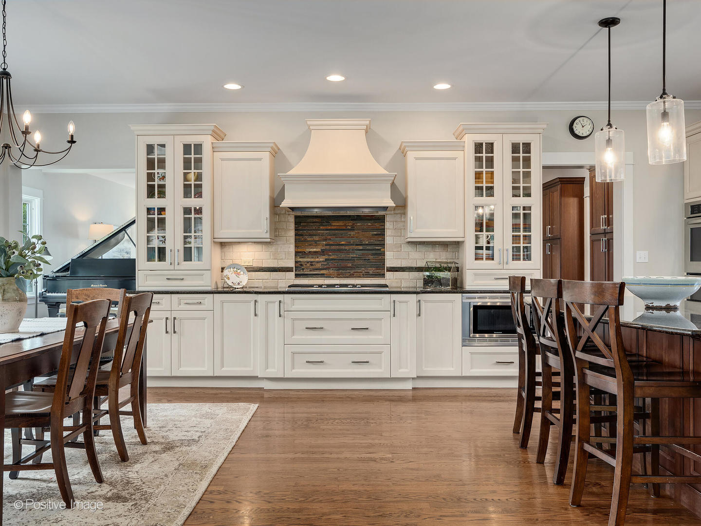 213 Walker Avenue, Clarendon Hills, IL 60514