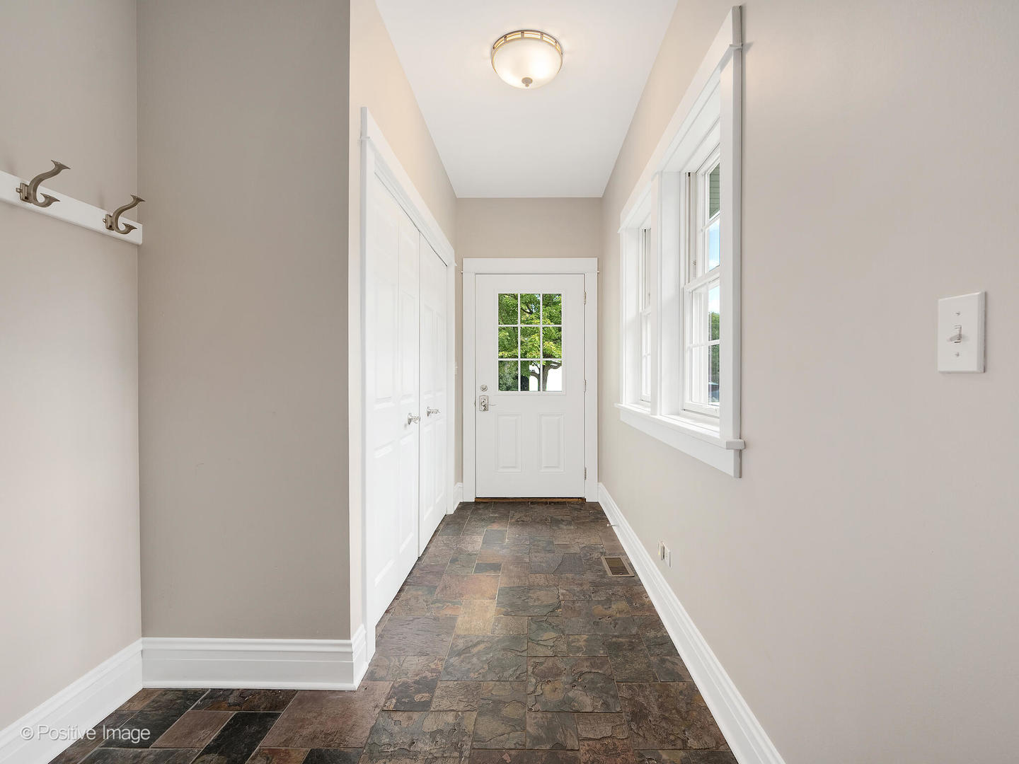 213 Walker Avenue, Clarendon Hills, IL 60514