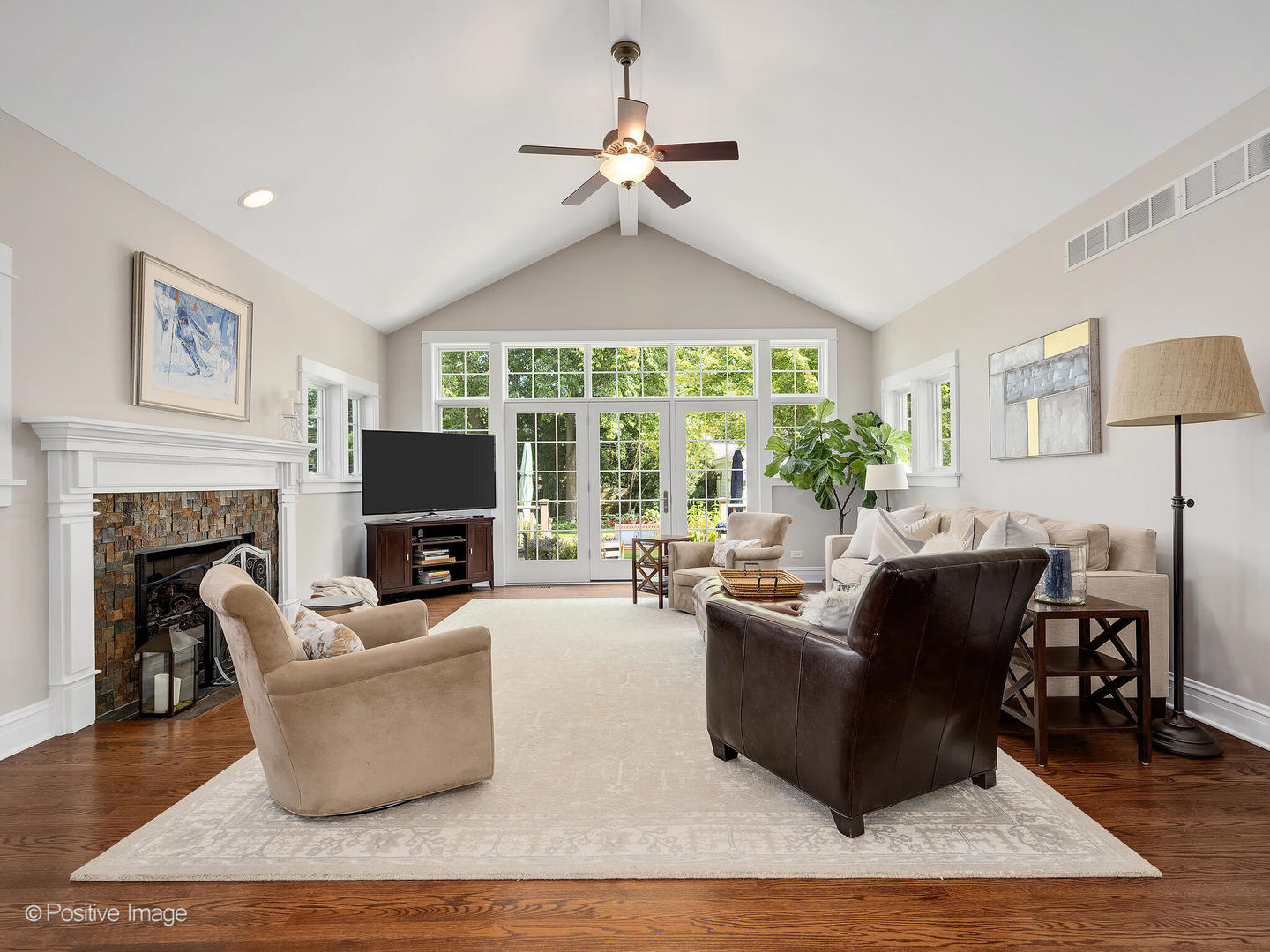 213 Walker Avenue, Clarendon Hills, IL 60514