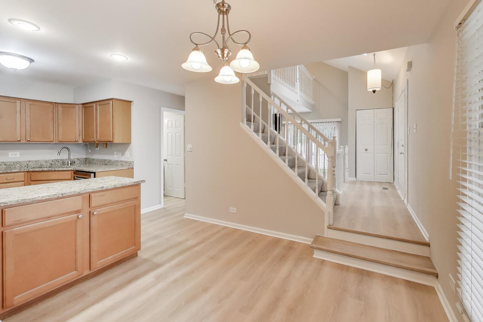 22 S Stonington Drive, Palatine, IL 60074