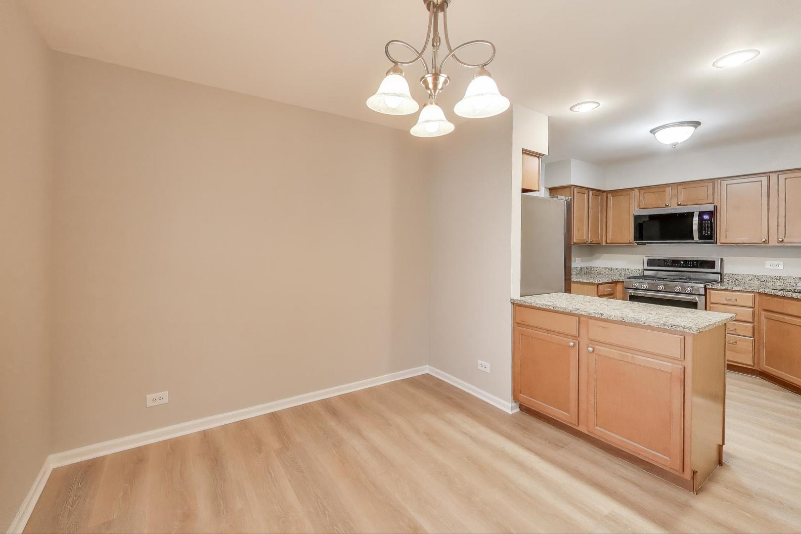 22 S Stonington Drive, Palatine, IL 60074