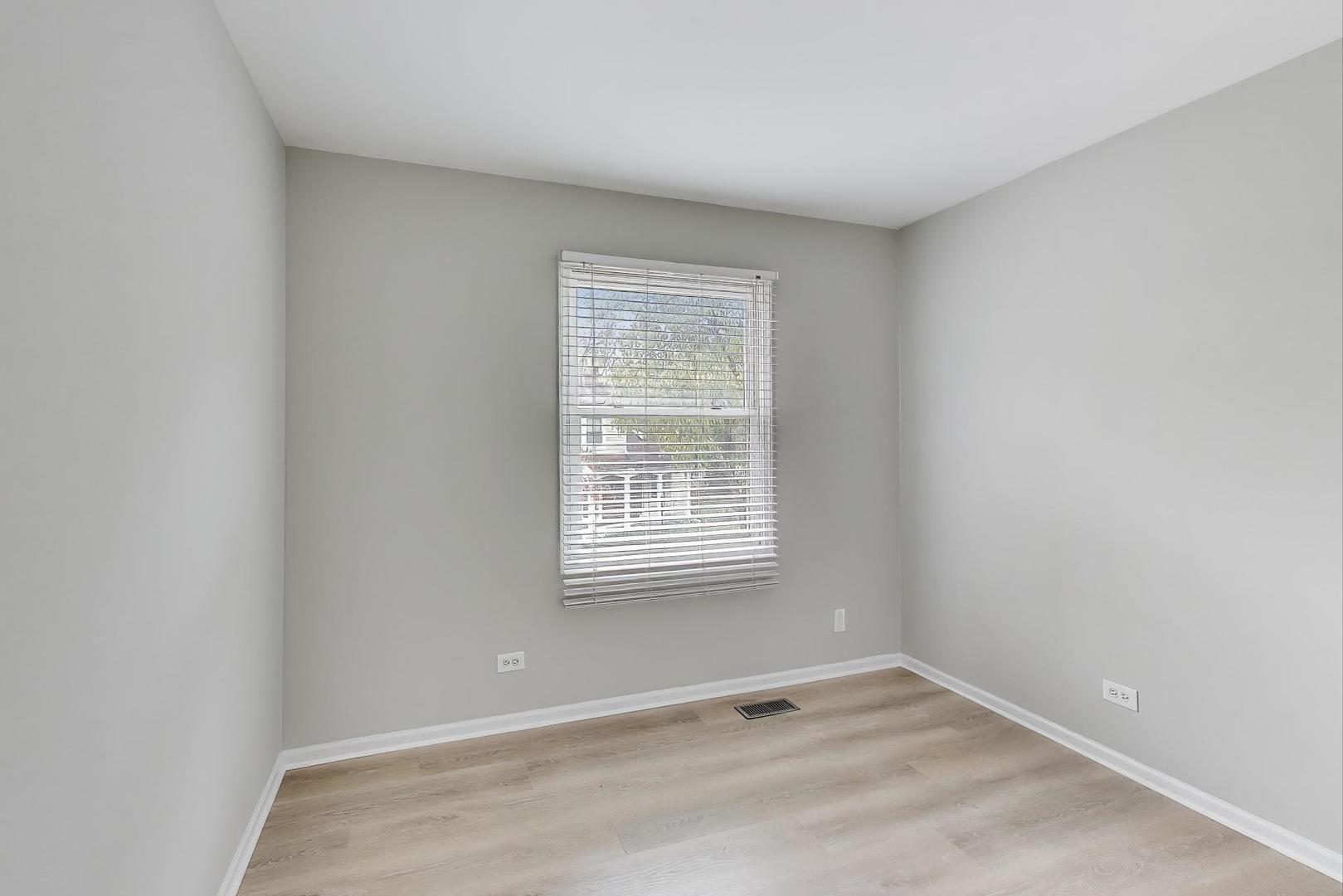 22 S Stonington Drive, Palatine, IL 60074