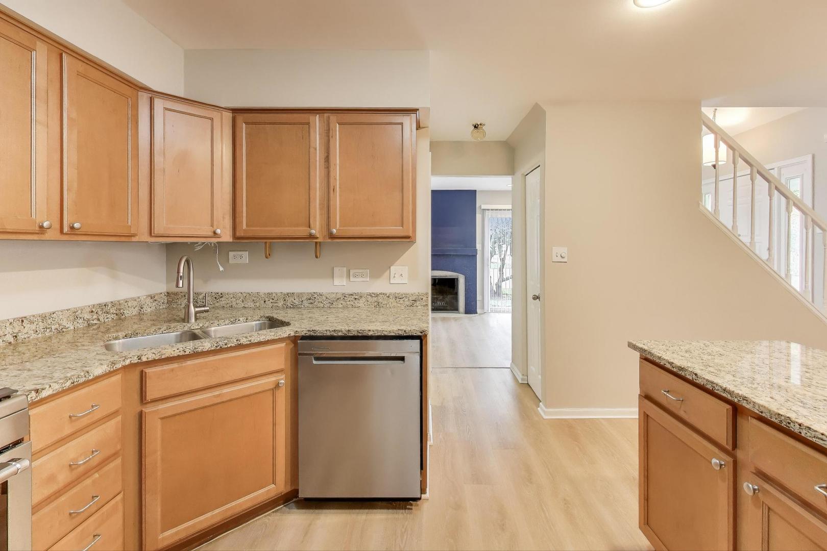 22 S Stonington Drive, Palatine, IL 60074