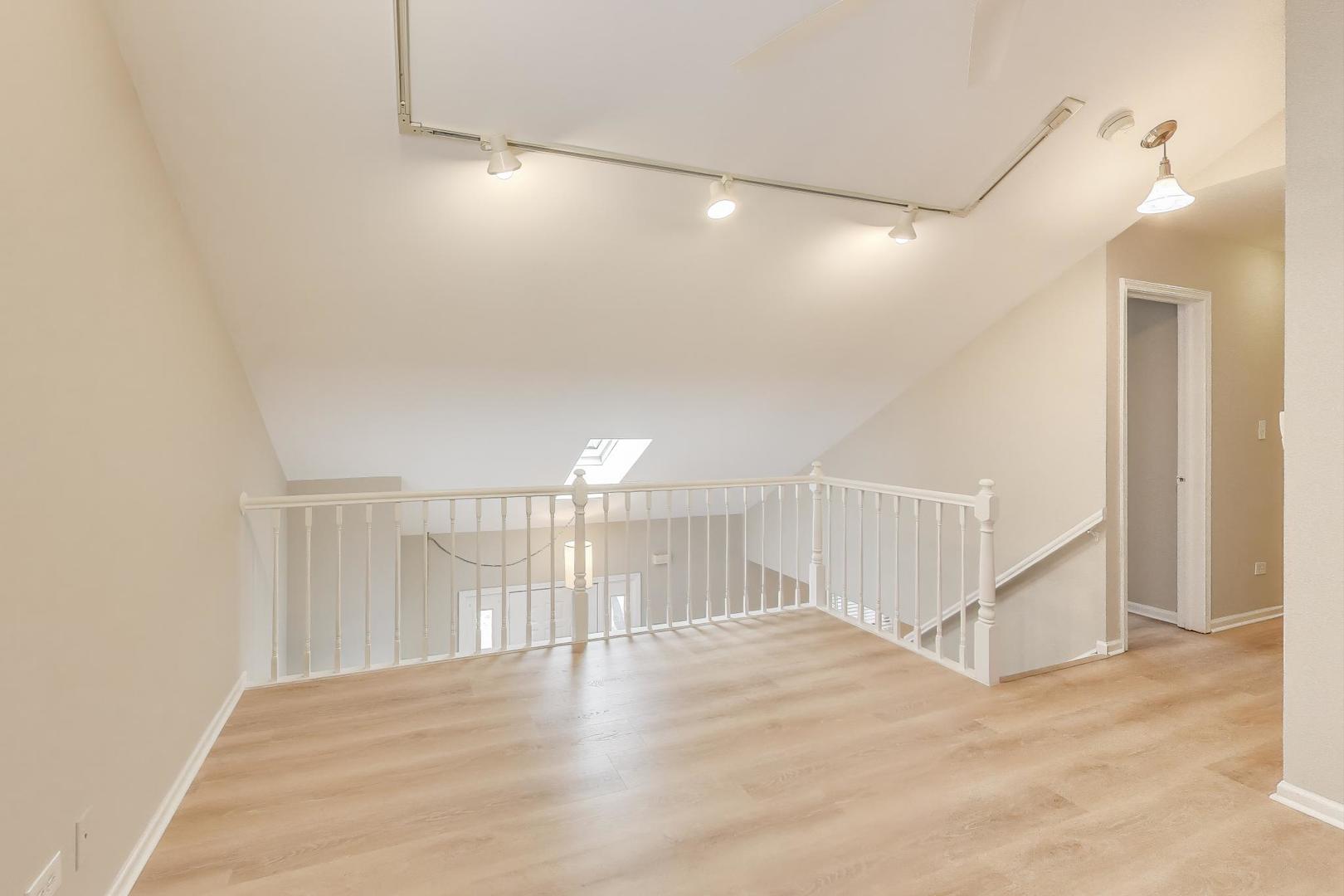 22 S Stonington Drive, Palatine, IL 60074