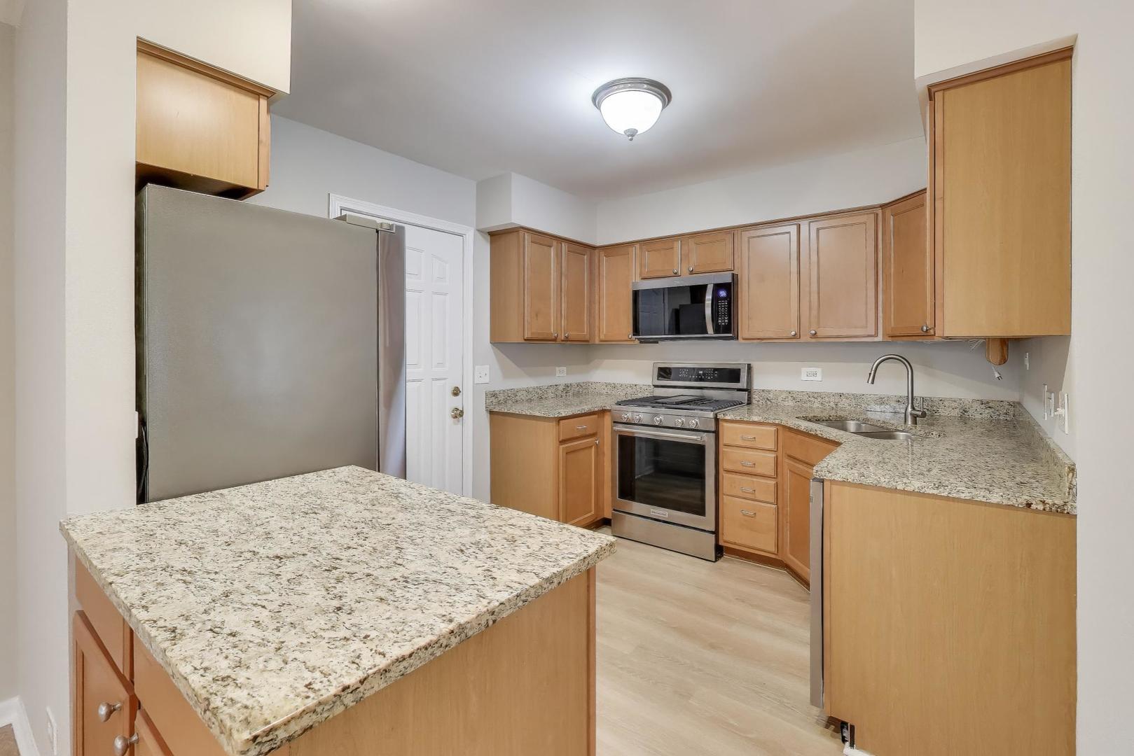 22 S Stonington Drive, Palatine, IL 60074