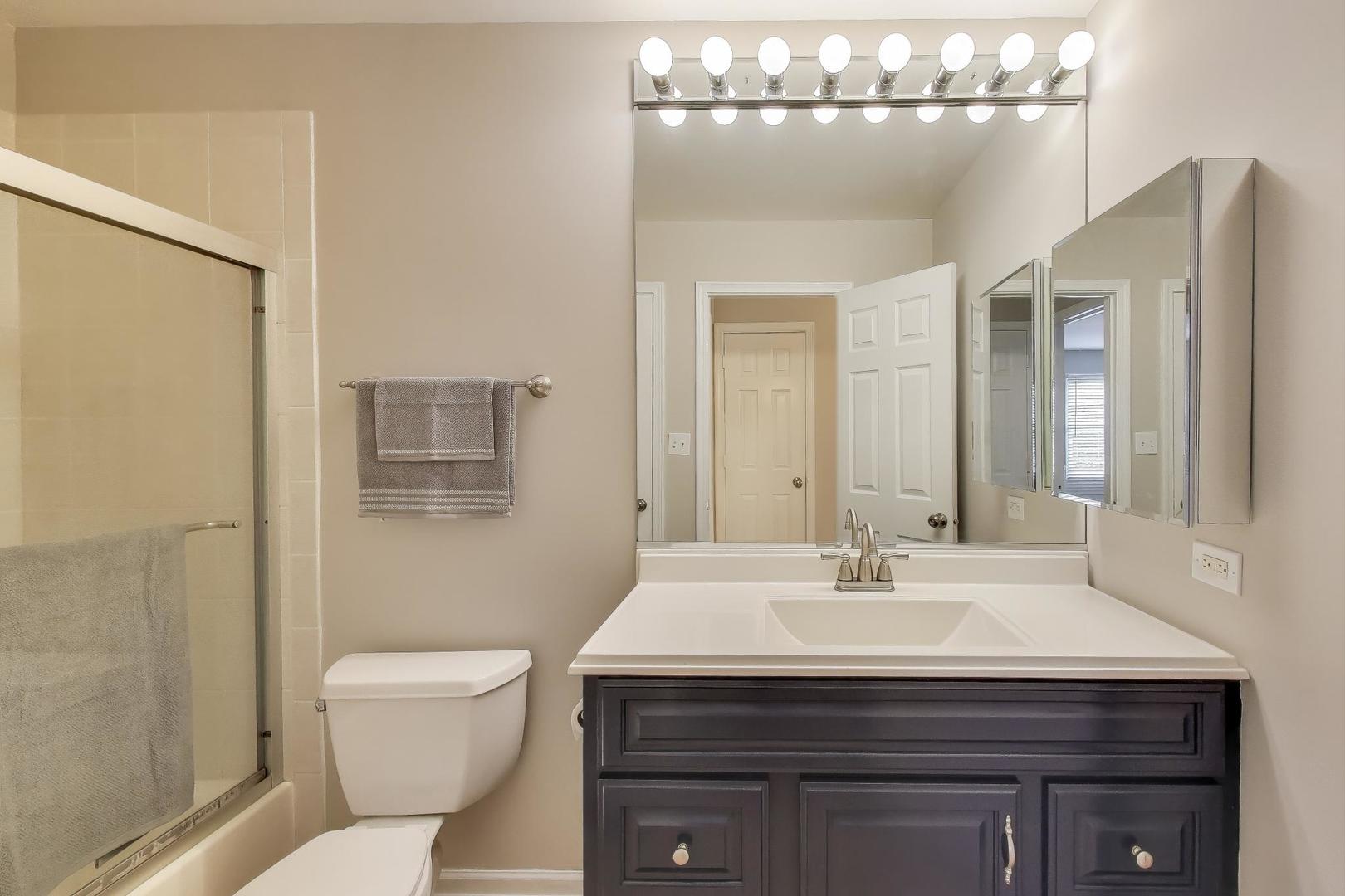 22 S Stonington Drive, Palatine, IL 60074